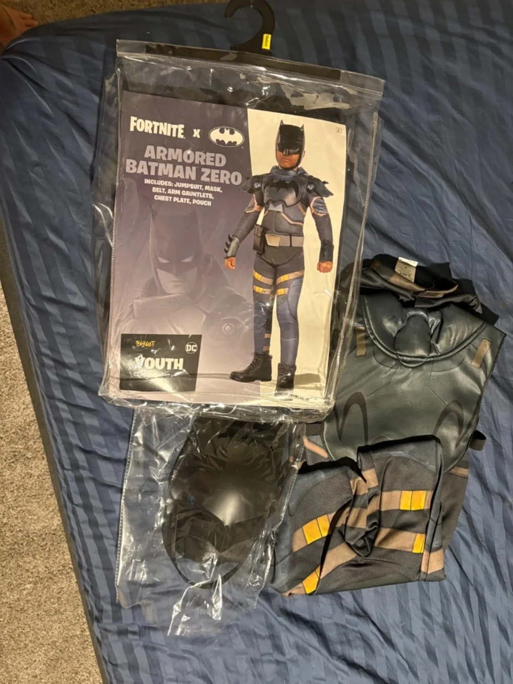 Brand new never worn, Boys size 8, Fortnite Armored Batman zero costume